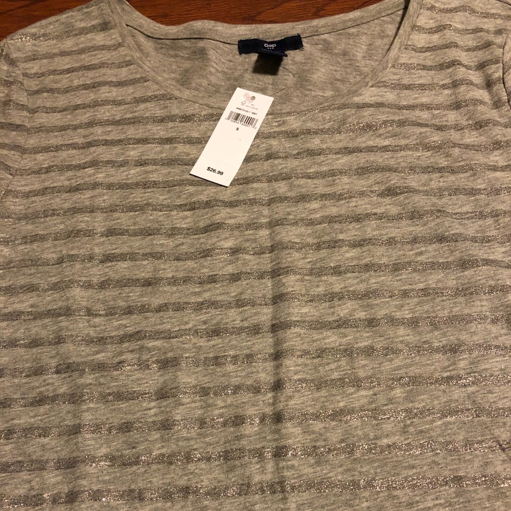 Gap Long Sleeve Tee - Picture 8 of 8